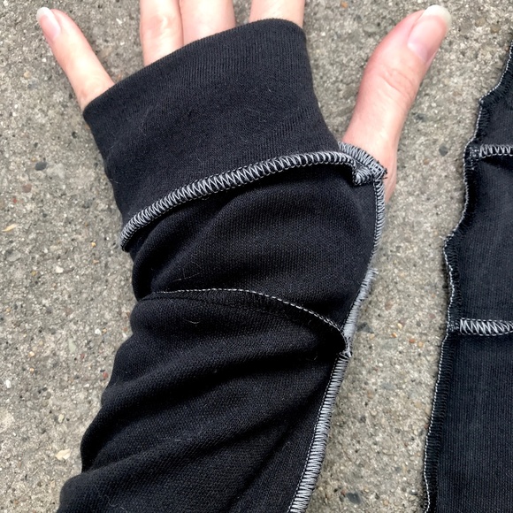 Black Elbow Length Gloves Gray Pink Arm Warmers Thumb Hole Fairy Goth Reversible - Picture 4 of 7